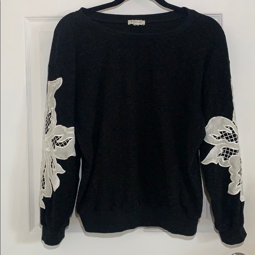 Stellah - Lace Sleeved Crew Sweater